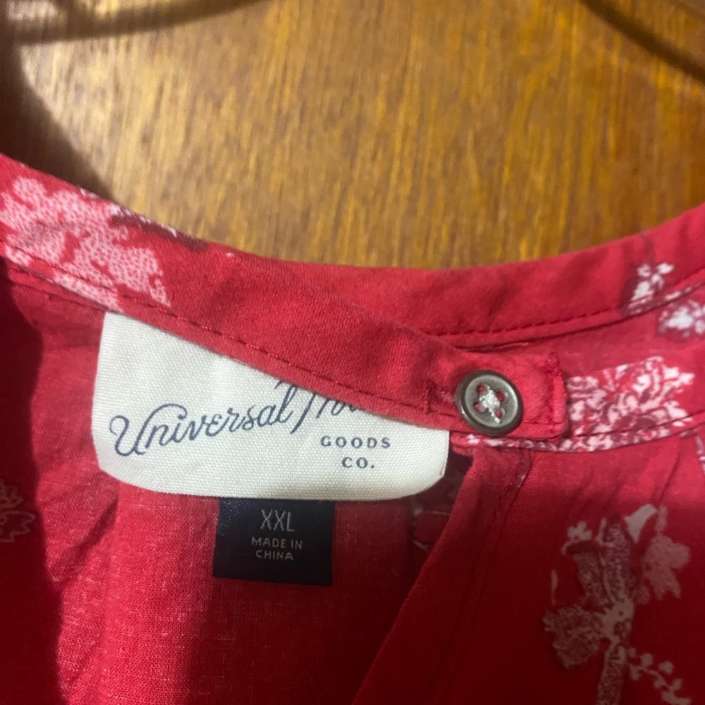 Universal Thread Scarlet Floral Top - Picture 3 of 5